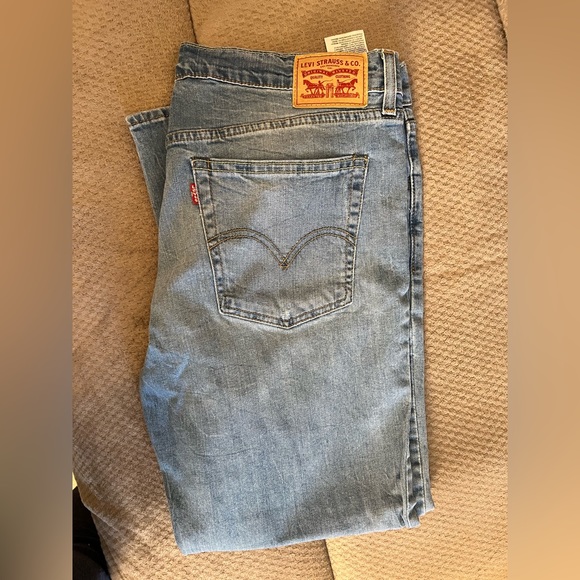 Levi’s Women’s straight leg jeans, size 31 - Picture 3 of 5